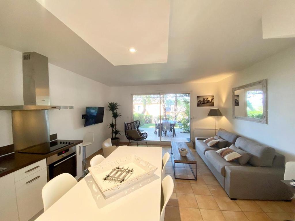 Villa Vue Mer Donnant Sur Le Golfe De St Tropez, 2 Chambres, 6 Pers, Piscine Commune Сен-Тропе Екстер'єр фото
